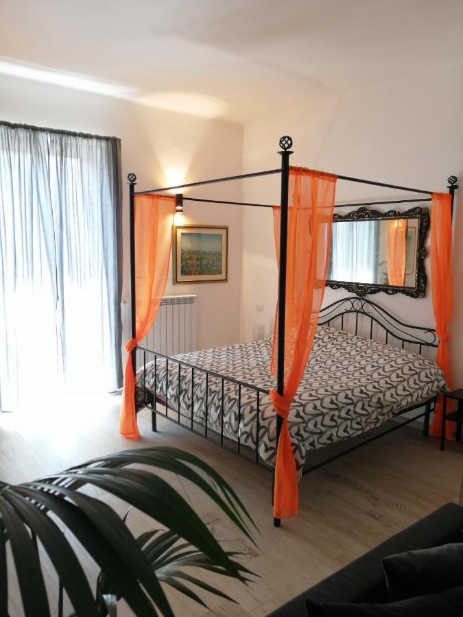 Love Mirrors And Flowers - Affitti Brevi Italia Apartment Бари Екстериор снимка